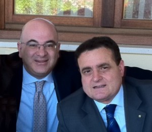 Carlo Parisi a sinistra con il segretario nazionale FNSI Franco Siddi