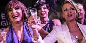 Francesca Pascale e Luxuria brindano al Gay Village