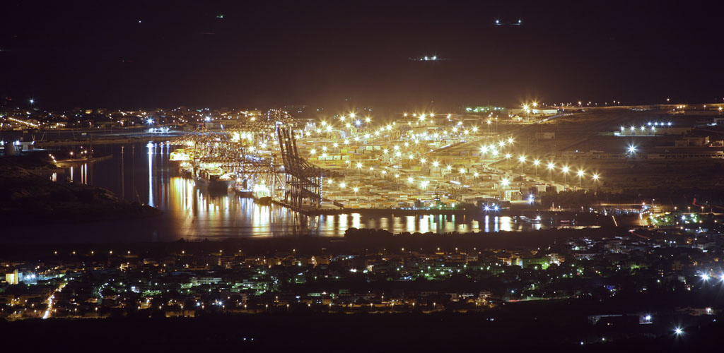 Panoramica notturna del Porto di Gioia Tauro 