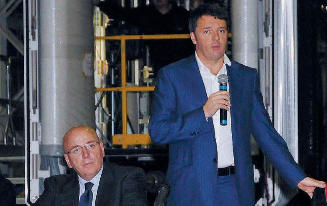 Il nuovo presidente della Regione Mario Oliverio in una foto con Matteo Renzi