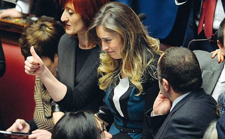 Maria Elena Boschi entusiasta - franchi soccorritori