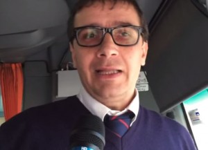 Palermo, vigile "prende in ostaggio" bus. Video diventa virale
