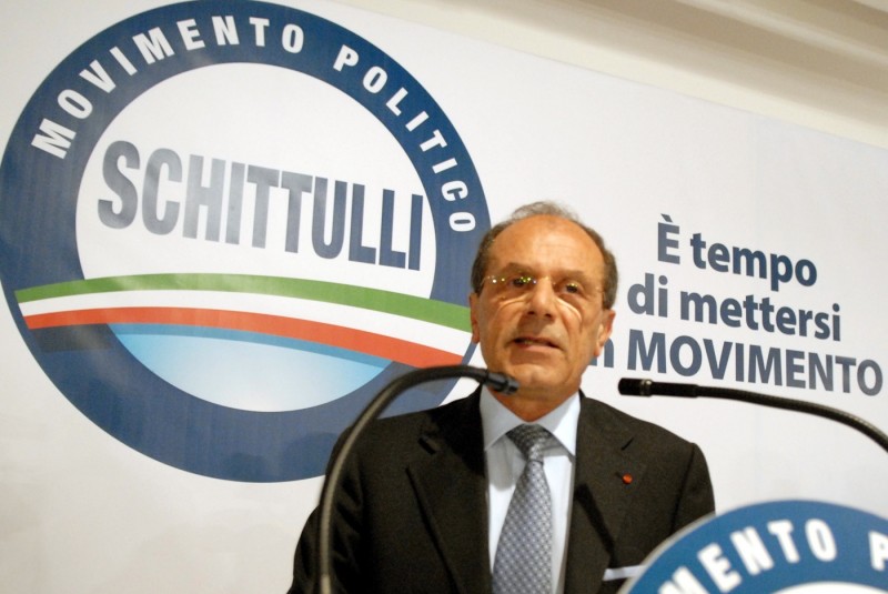 Il medico oncologo Francesco Schittulli Forza Italia candidato del centrodestra in Puglia
