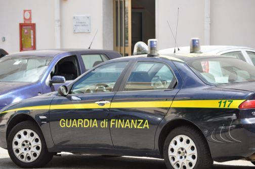 La guardia di Finanza arresta 5 peersone per voto di scambio a Palermo