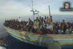 Approdata a Reggio Calabria nave norvegese con 950 migranti
