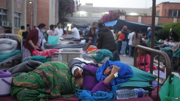 Terremoto in Nepal. Si dorme all'aperto