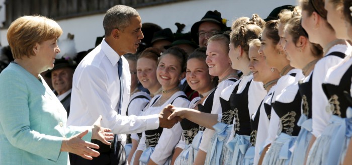 Angela Merkel e Barack Obama a Kruen prima del G7 a Elmau in Baviera - Ancora sanzioni contro Mosca (Reuters)