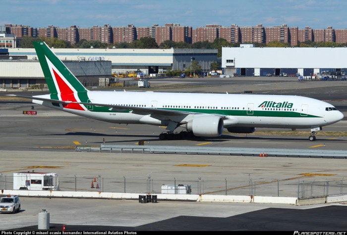 un Airbus Alitalia bloccato al Jfk a New York per allarme bomba