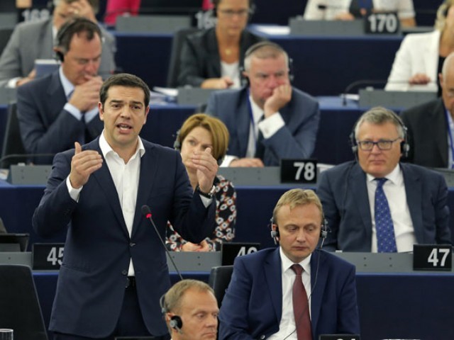 Alexis Tsipras mentre parla a Strasburgo al Parlamento europeo - Piano Tsipras