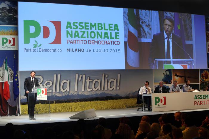 Renzi all'assemblea nazionale del Pd all'Expo di Milano