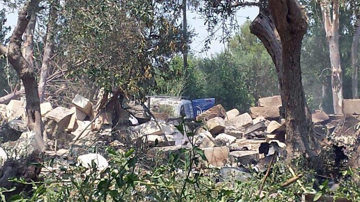 La fabbrica di fuochi pirotecnici saltata in aria a Modugno, Bari, a seguito dell'esplosione  (Ansa/Turi)