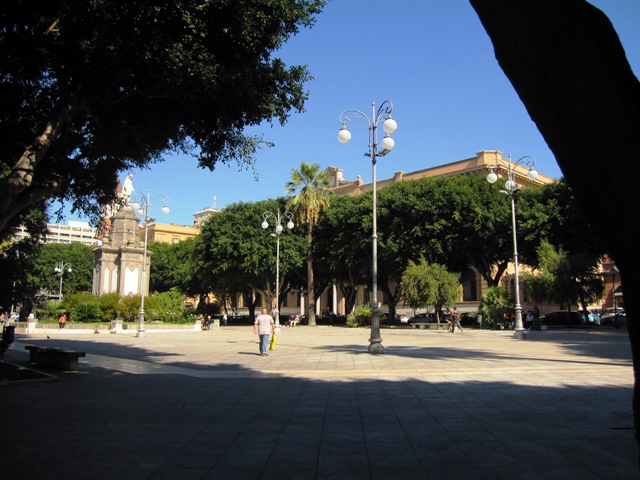 Piazza del Carmine a Cagliari dove è avvenuto l'omicidio di Carmine Miele