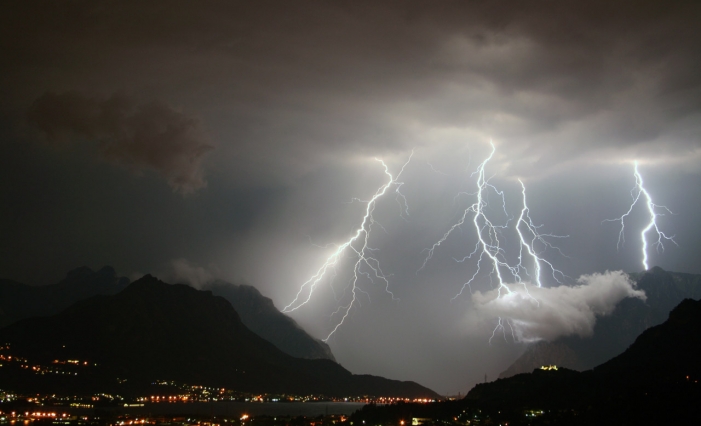 Maltempo, codice rosso in Sardegna. Scuole chiuse per ciclone allerta meteo in Sicilia, Calabria e Lazio