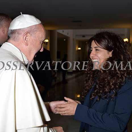 Il Pontefice con Francesca Immacolata Chaouqui, la presunta talpa in Vaticano arrestata e rilasciata per la Vatileaks 2