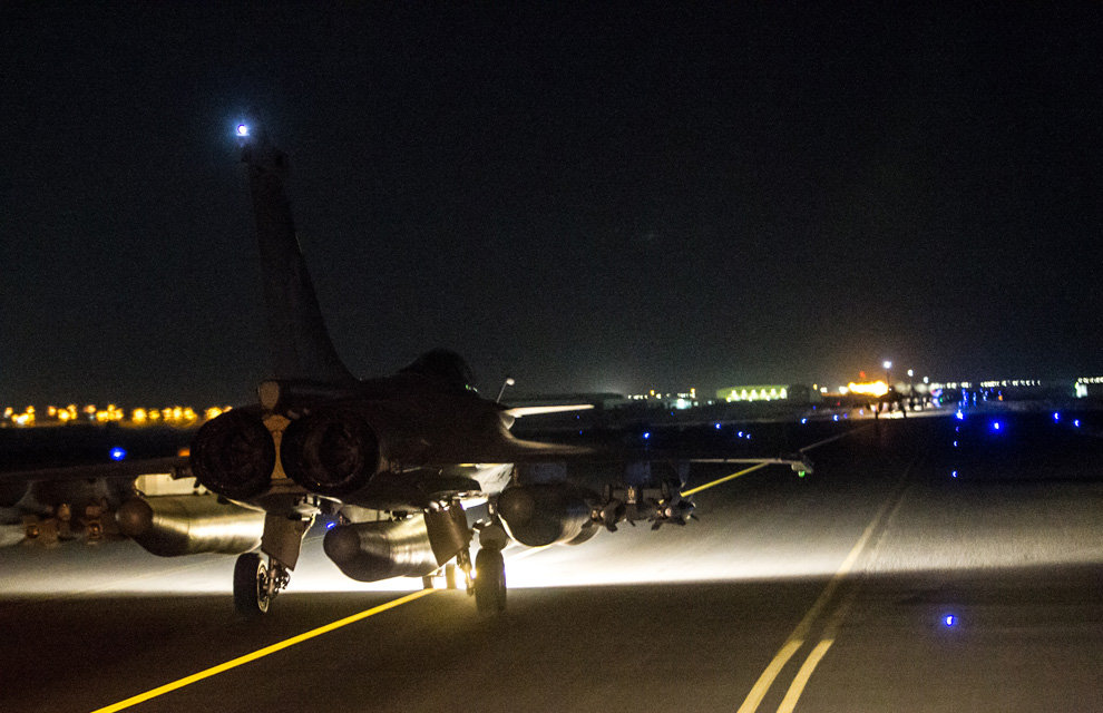 Raid aerei francesi contro Isis a Raqqah in Siria - Opération CHAMMAL