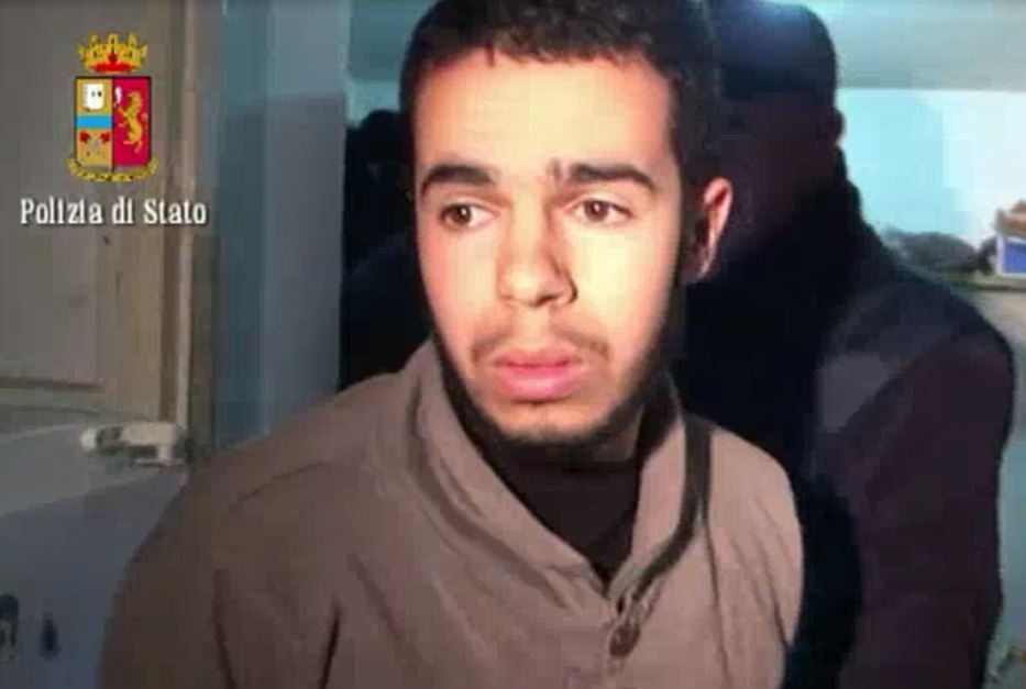 Isis, arrestato a Cosenza Hamil Mehdi foreign fighter che vendeva tappeti