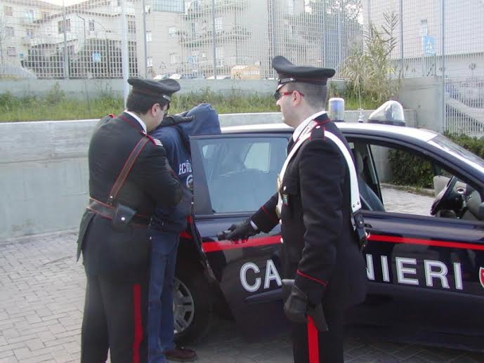 Ruba 3mila euro dalla cassaforte della nonna. Denunciata. " arresti in provincia di Reggio Calabria 