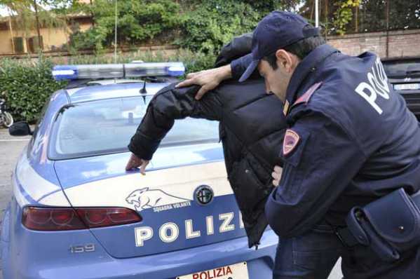 polizia arresta arsenia Lupin Mariapiera Pese per furti gioiellerie Milano