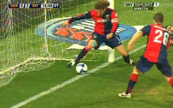 moviola in campo in incontro calcio