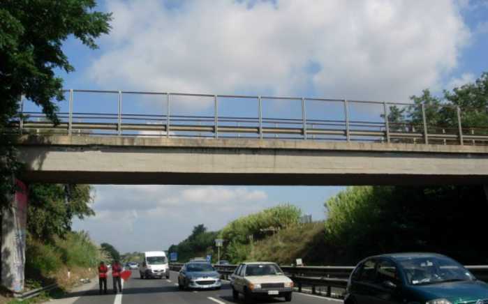 Incidente con suicidio su A1: due morti