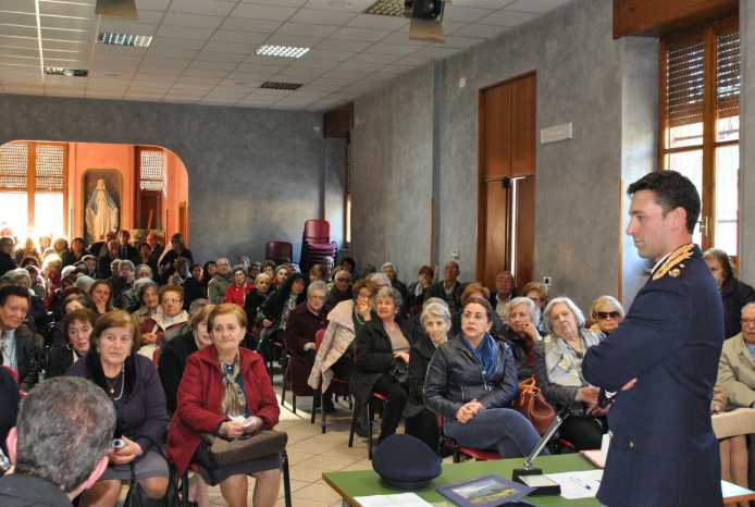 polizia cosenza contro truffe agli anziani