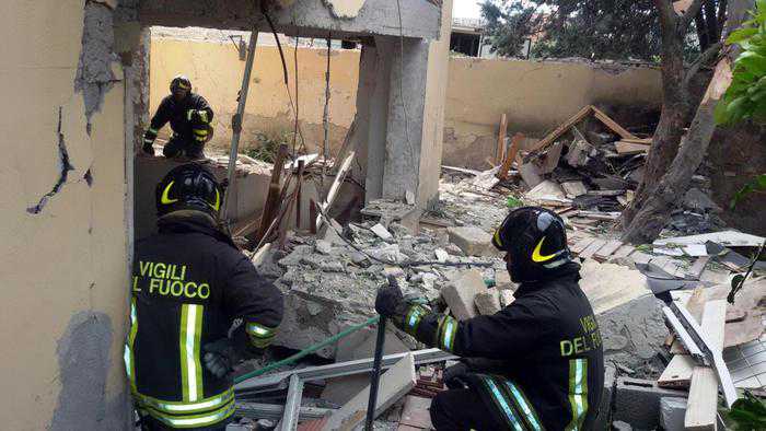 Esplosione a Roma, crolla palazzo in zona La Rustica. 4 Feriti