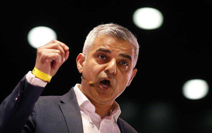 Sadiq Khan è il primo sindaco musulmano di Londra 