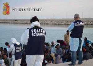 Sbarco migranti a Corigliano, fermati i due scafisti