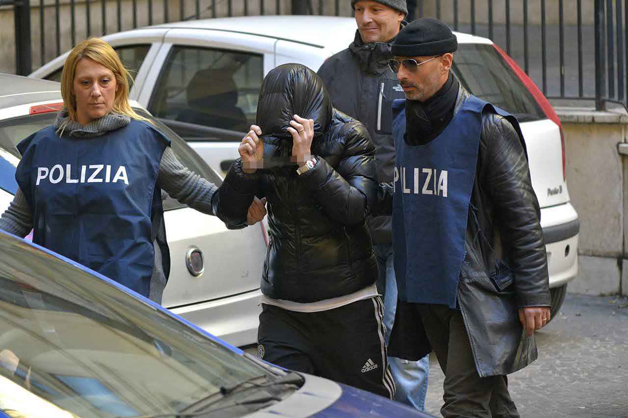 Roma, tentò di uccidere il compagno poliziotto. Arrestata 43enne