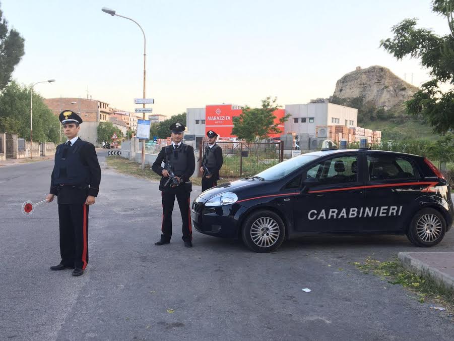 Santa Severina, tenta il suicidio e avverte lamico su Fb, ragazza salvata dai Carabinieri