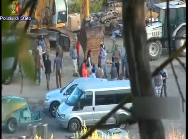Un fermo immagine del video della Polizia sull'operazione contro il caporalato