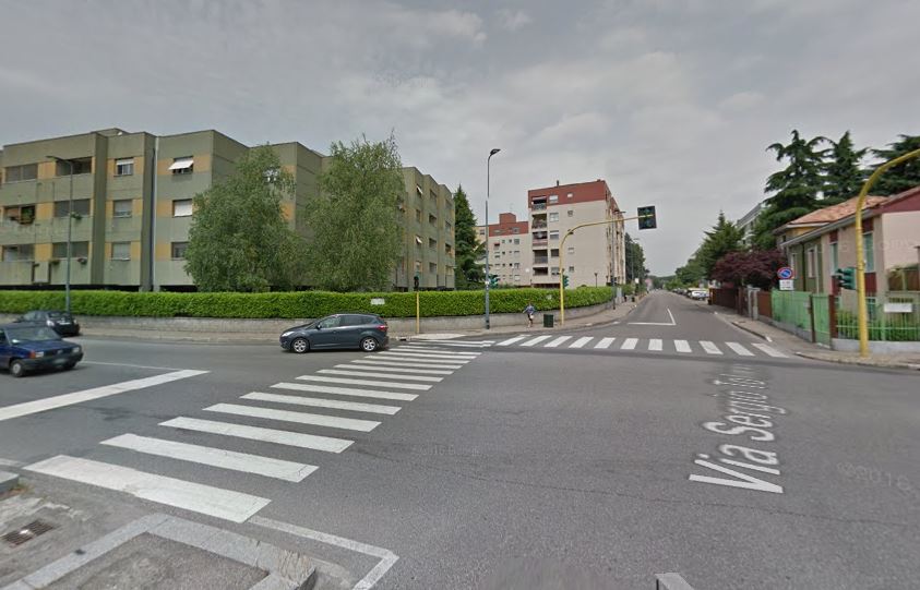 L'incrocio tra via Togni e Romanello a Milano dove è avvenuto l'incidente 
