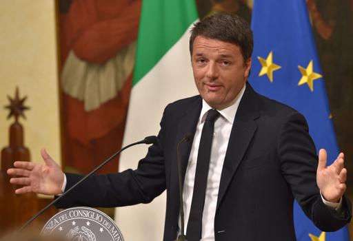 Matteo Renzi durante l'annuncio delle sue dimissioni 