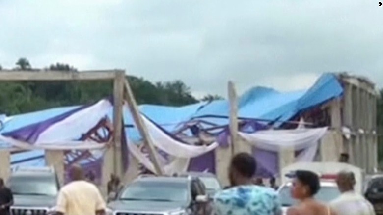 tetto crollato chiesa nigeria