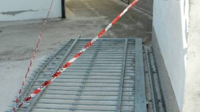 Tragedia a Fagnano, 60enne muore schiacciato da un cancello 
