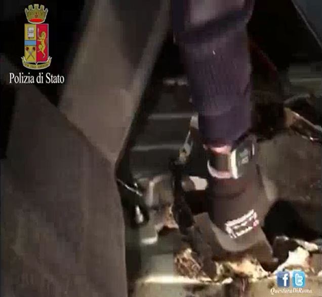 Roma, corriere con 16 chili di cocaina in auto. Arrestato 