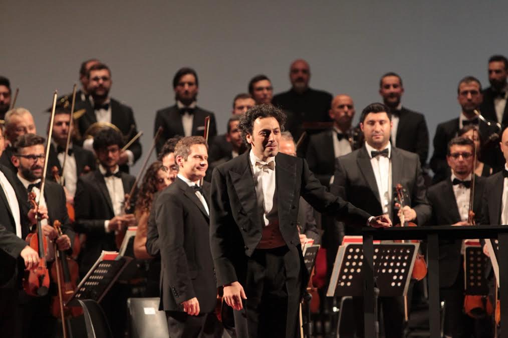 L'orchestra con il direttore Carlo Goldstein