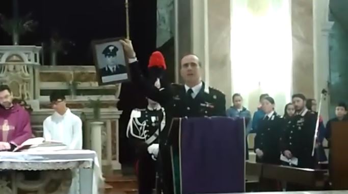 Il colonnello Scafuri durante il suo intervento in chiesa per commemorare il brigadiere Rosario Iozia