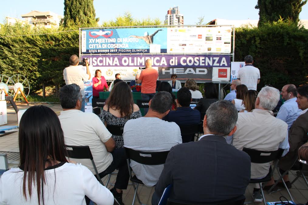 Presentato a Cosenza il XV Meeting di nuoto a Cosenza