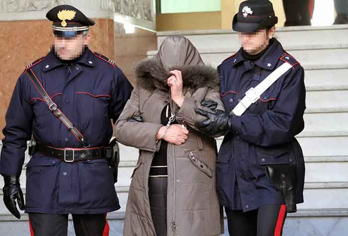 arresti-carabinieri-donna