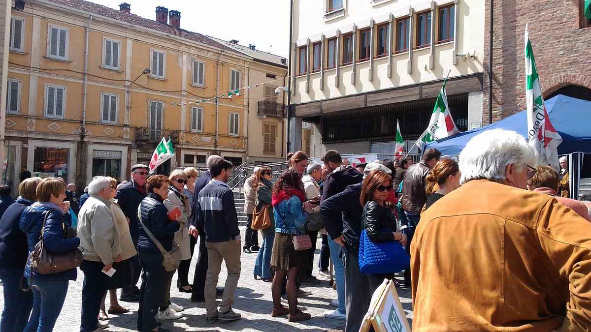 Primarie Pd, Renzi stravince anche in Calabria
