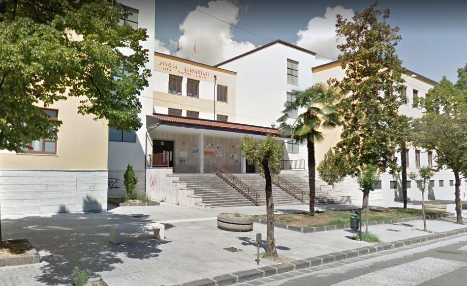 La scuola elementare di Via Misasi, a Cosenza