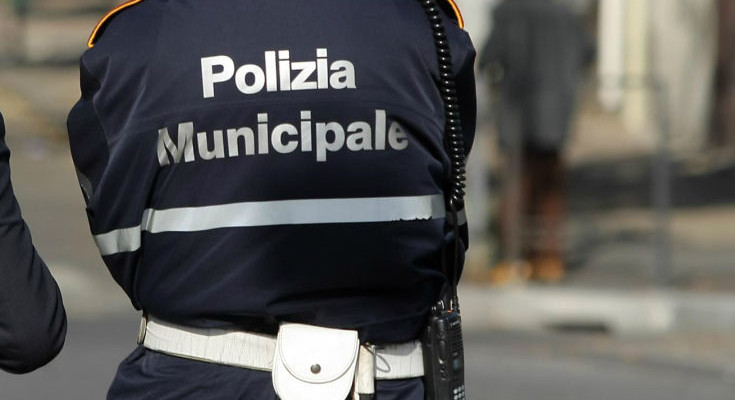 suicida ispettore polizia municipale vigili urbani