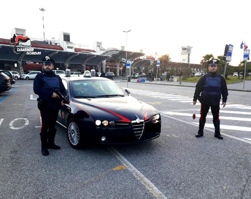 Prostituzione e rapina, tre arresti a Lamezia Terme