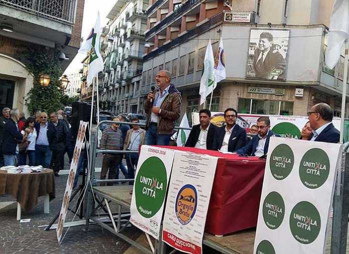 Franco Bruno presenta uniti per la citta Presentate in centro due liste a sostegno di Carlo Guccione