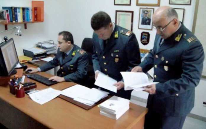 Indagati consiglieri Crotone Rimborsopoli al comune di Crotone, indagati 24 consiglieri