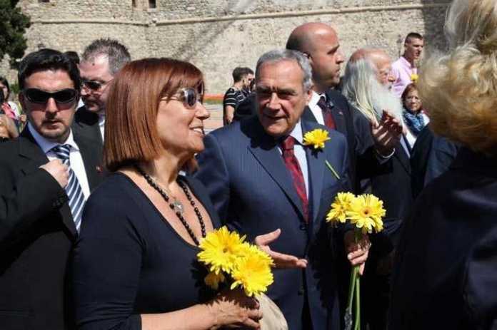 Piero Grasso e Adriana Musella Gerbera Gialla Legalità, Gerbera Gialla inizia con Piero Grasso