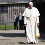 Papa Francesco a Auschwitz