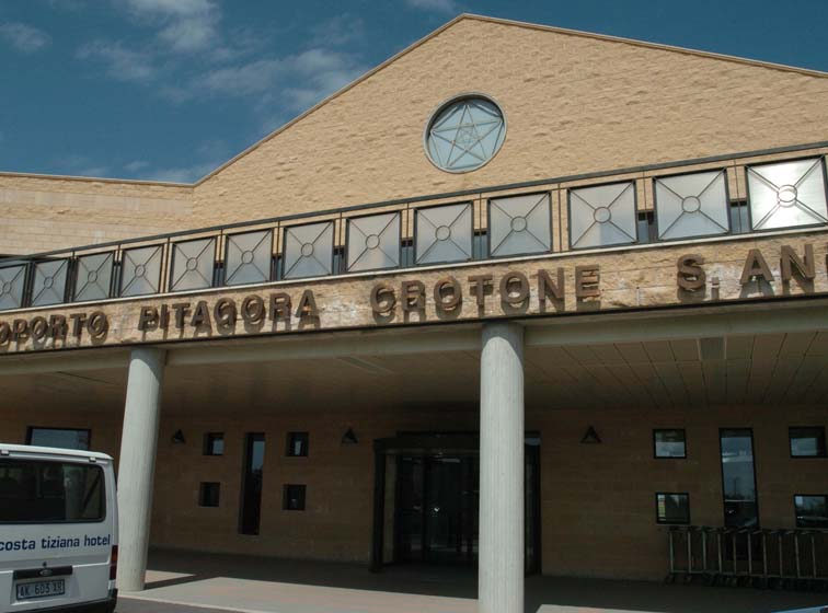 Il gruppo “iGreco” interessato a gestire l'aeroporto di Crotone