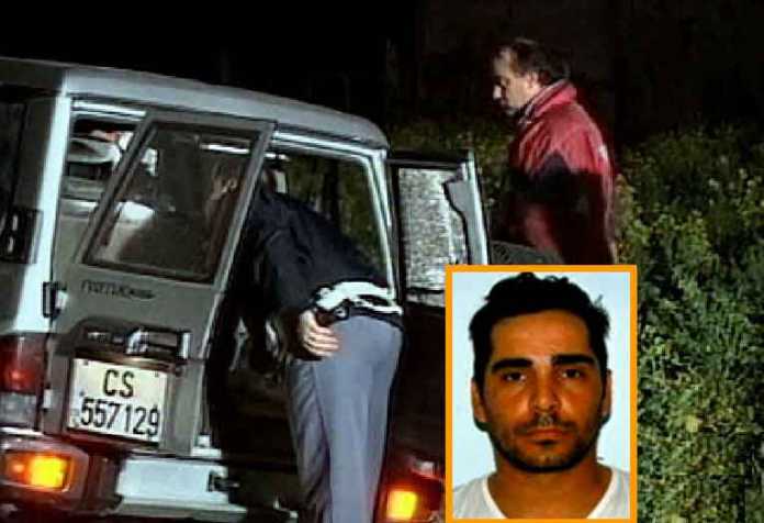 sandrino-greco Il fuoristrada a bordo del quale è stato ucciso Sandrino Greco, nel riquadro